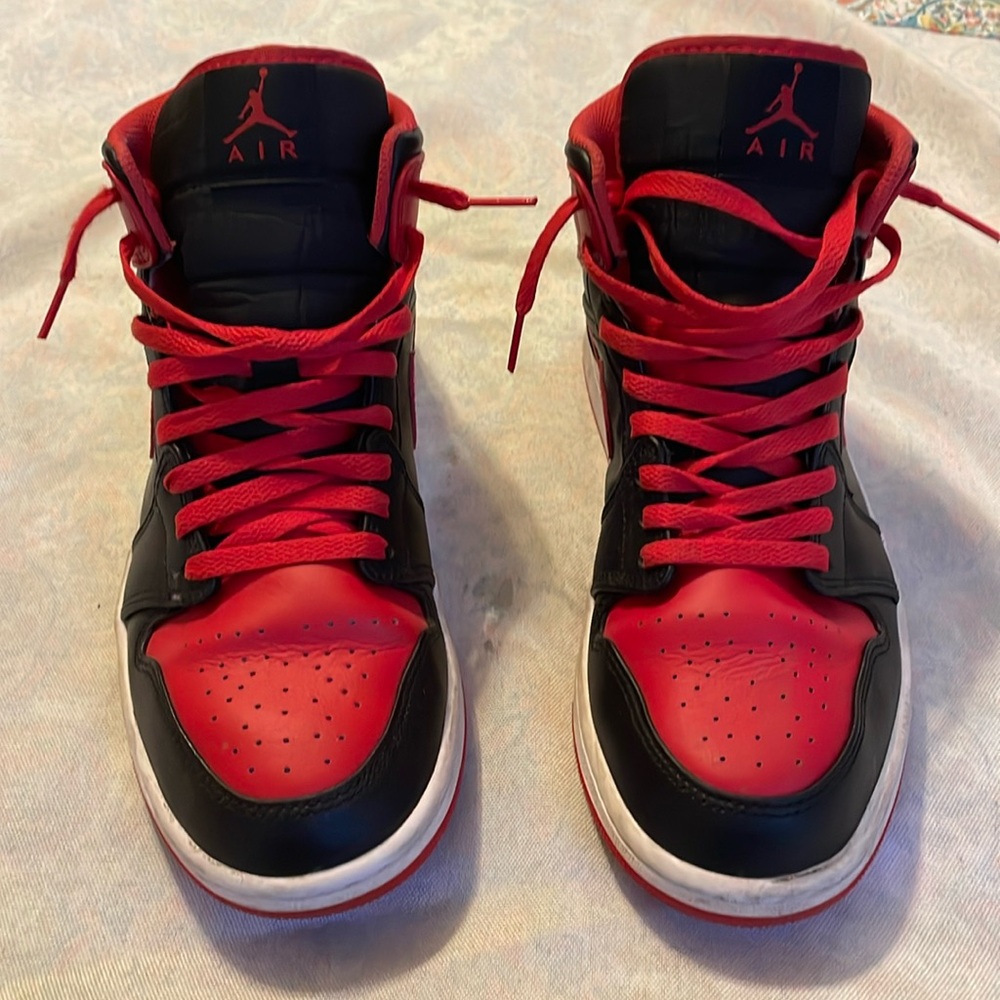 Nike Air Jordan 1 Mid 'Alternate Bred' Red & Black